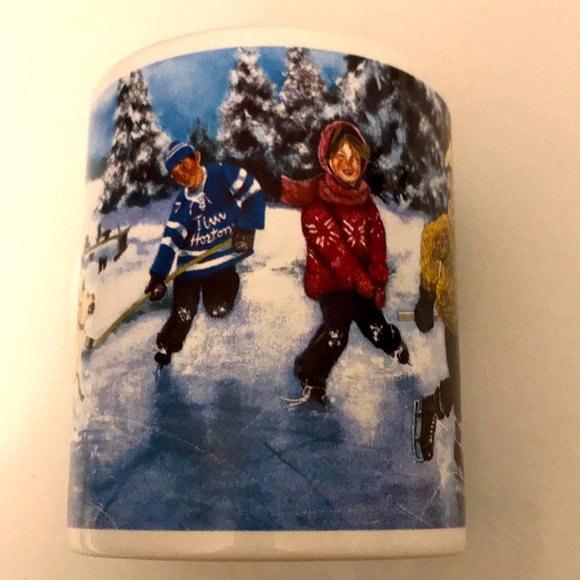 Mug Tim Hortons No3 Collector Series “Skating Pond” Limited Excellent Condition - Picture 3 of 6